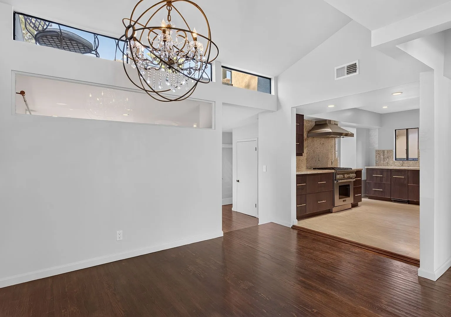 Beautiful 3 Bedroom Family/Entertainers Paradise — Photo 2