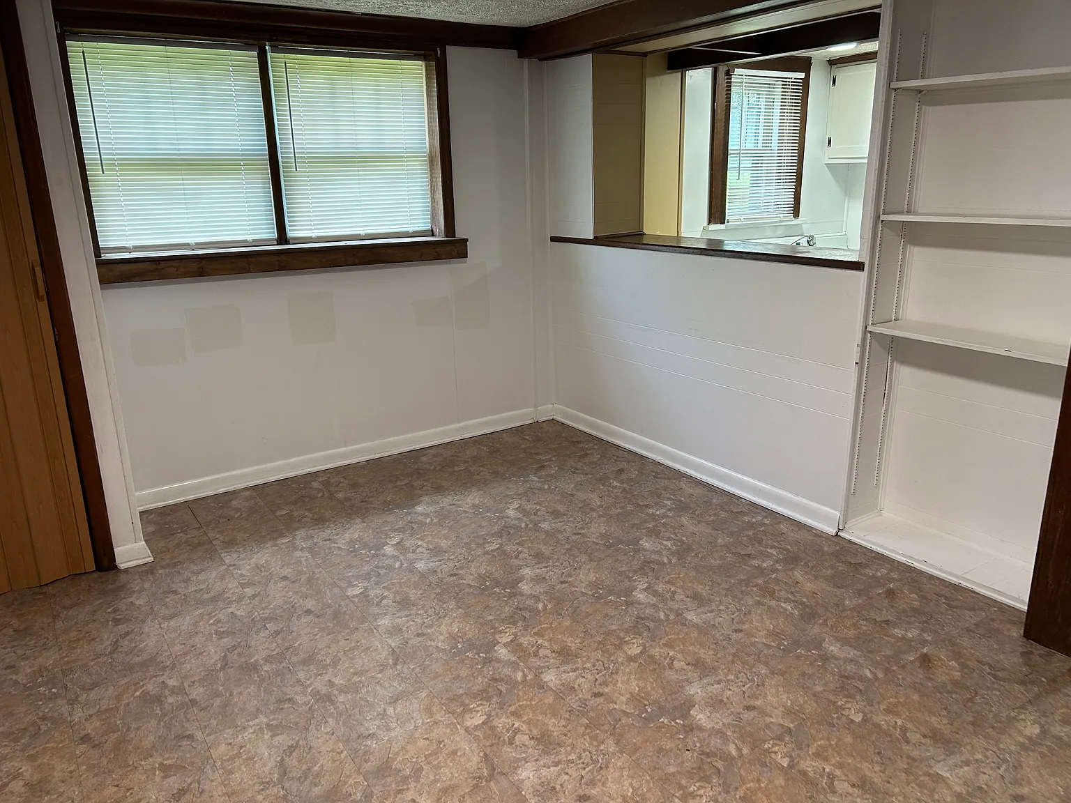 815 Patrick Henry Dr — Photo 4