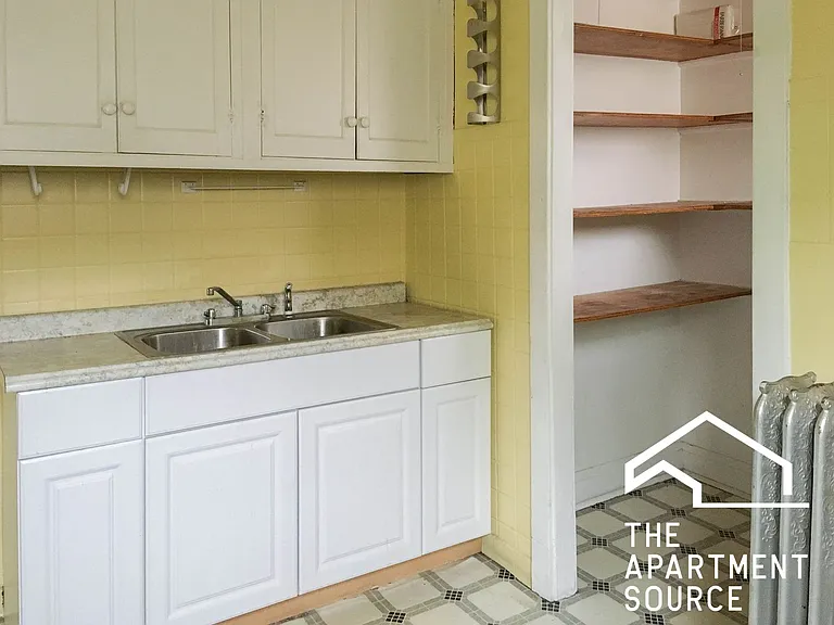 3817 N Lawndale Ave #2W — Photo 2