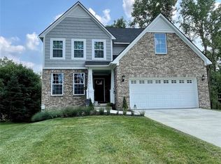 2270 Briar Rdg, Wolverine Lake, MI 48390