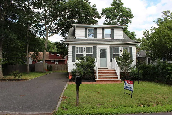 419 S Community Dr photo 1