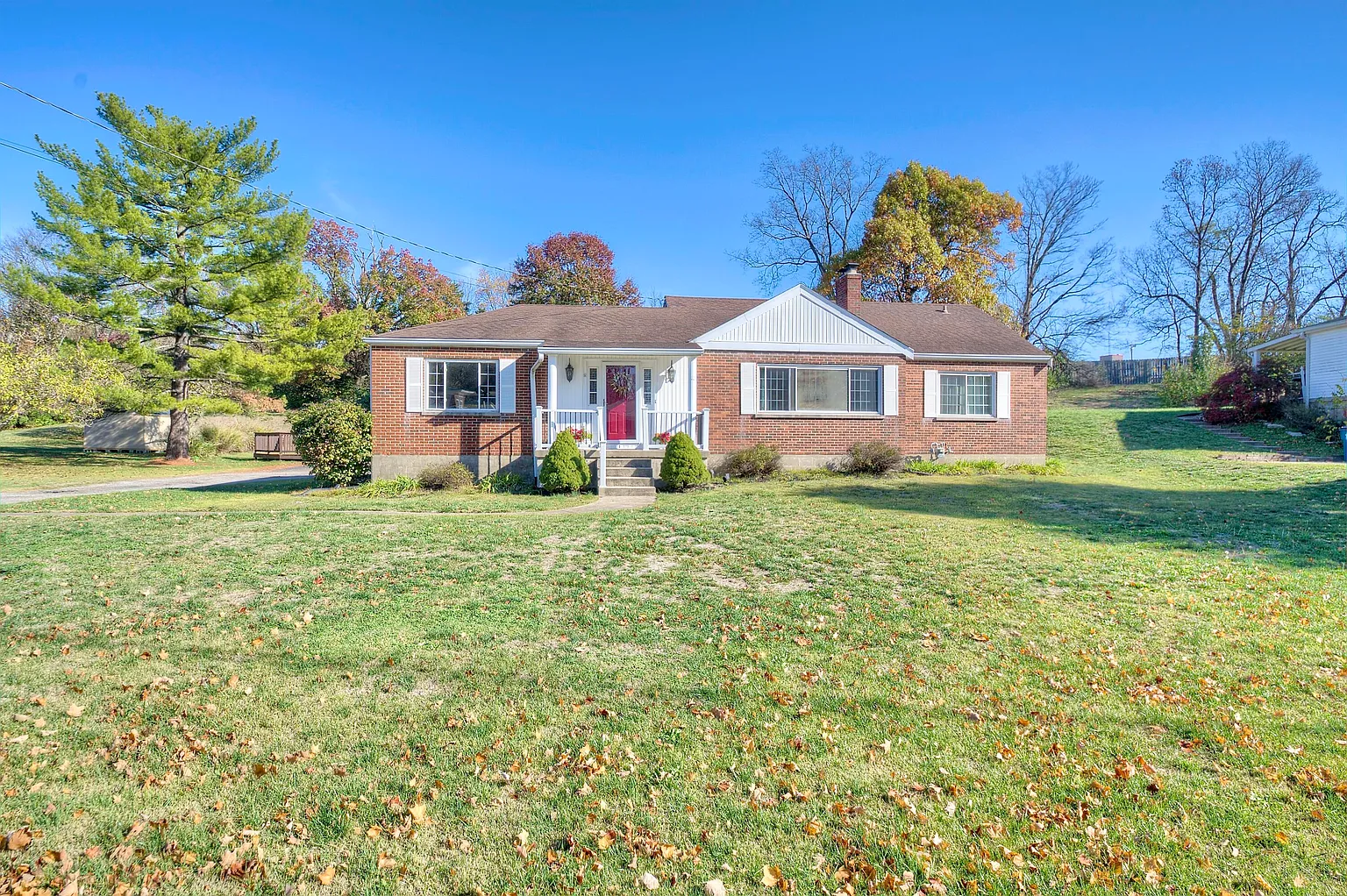 5212 Woodland Dr photo 1