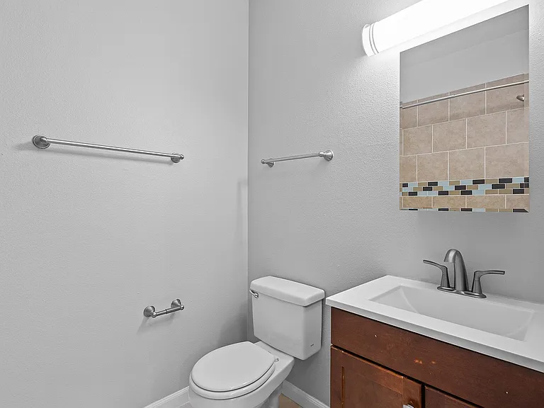 1485 Clayton — Photo 31