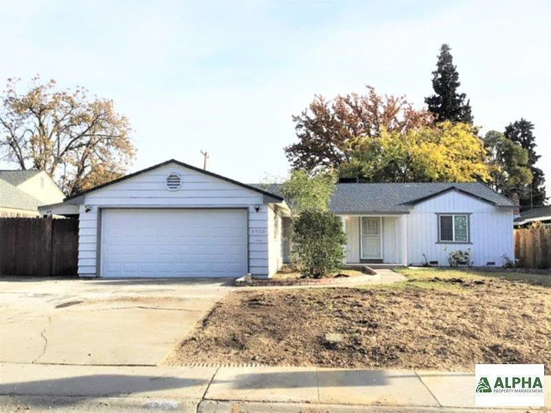 4540 Forest Pkwy photo 1