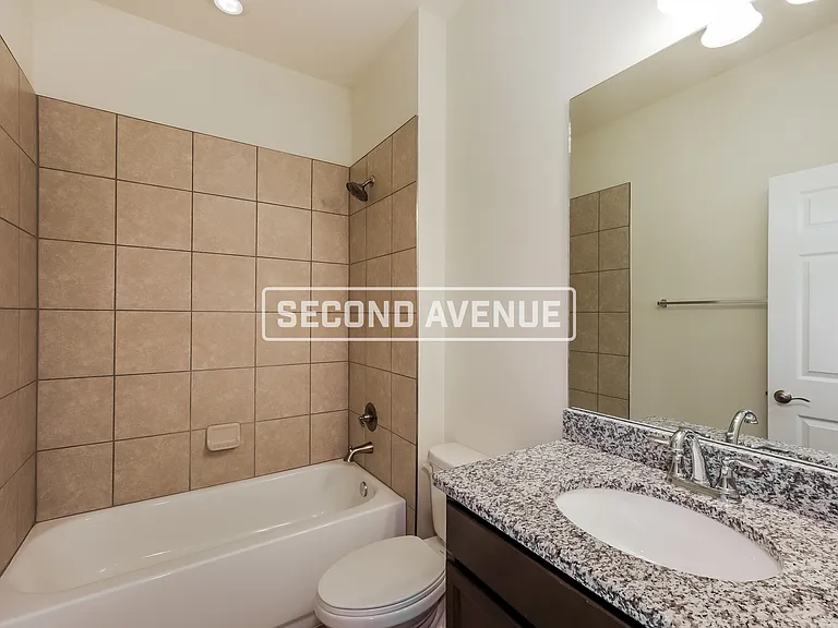 3202 NE 14th Pl — Photo 13