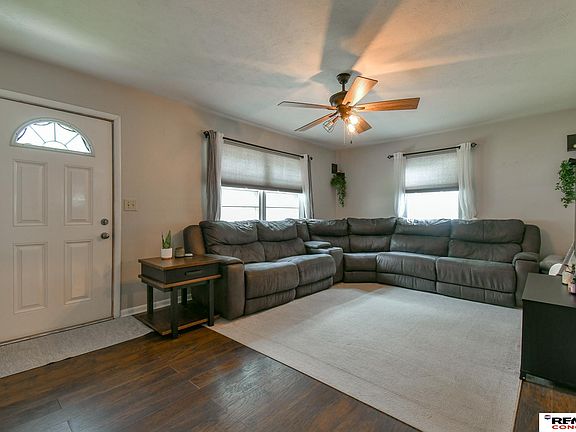 2nd image of 4020 Lewis Ave