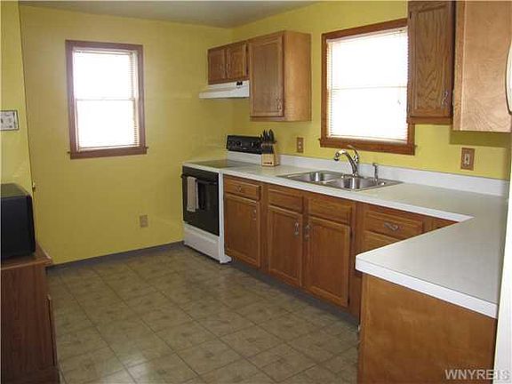 5th image of 1040 99th St