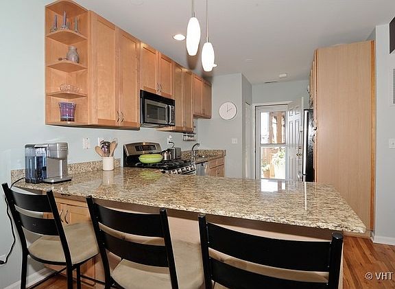 5th image of 4942 N Rockwell St