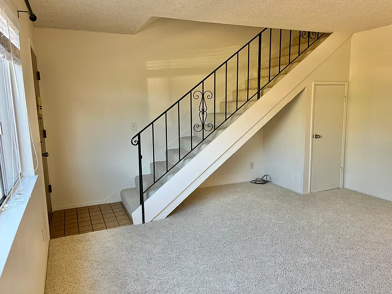 202 E J St #6 — Photo 12