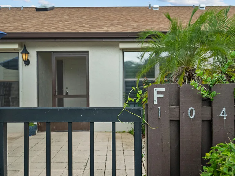 1544 SW Silver Pine Way #F-104 — Photo 1