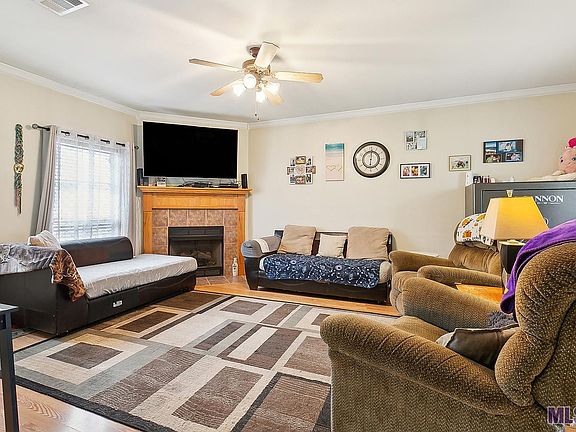 2nd image of 9961 Petersburg Dr