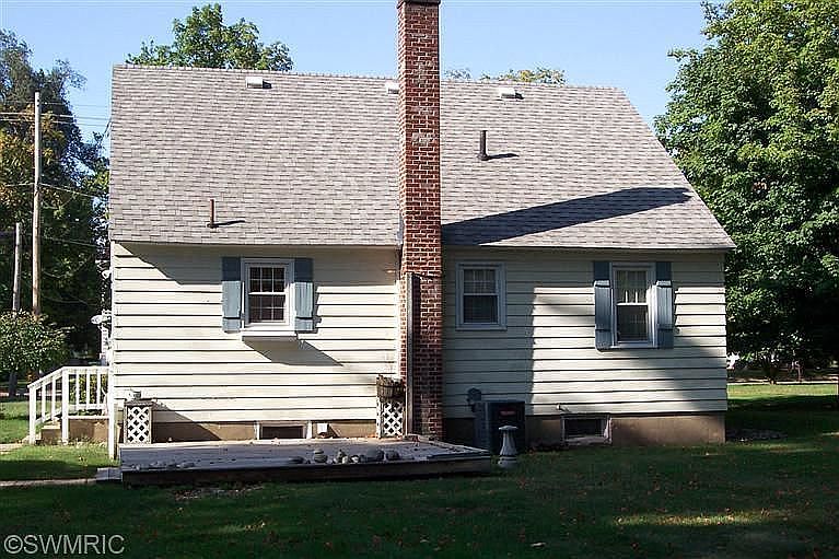 1st image of 351 W Burr Oak St