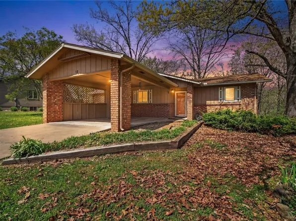 13 Scarborough Ln, Bella Vista, AR 72715