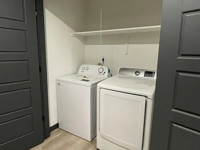 809 Hc Gilbert Minjares Dr #B — Photo 6