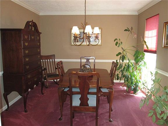 4th image of 131 Stonewood Dr