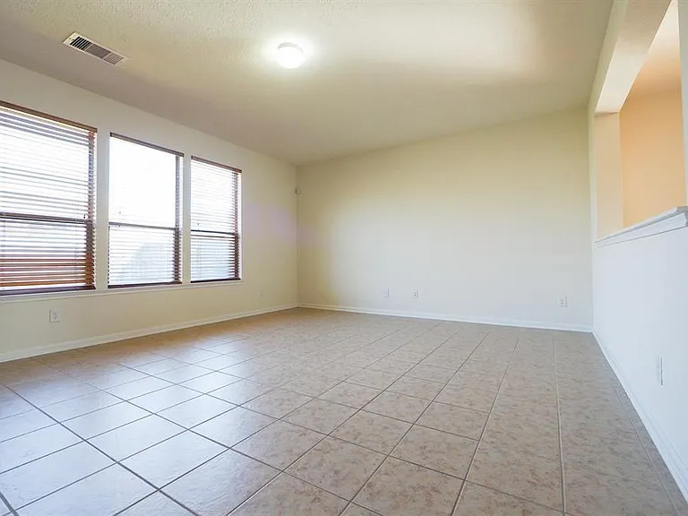 4426 S Vineyard Meadow Ln — Photo 6