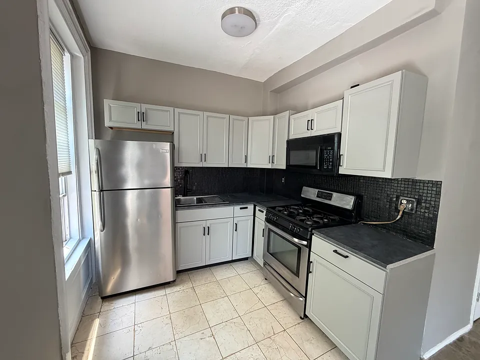 853 Harrison Ave #2