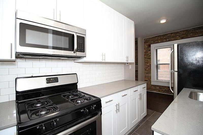 1st image of 3421 N Elaine Pl APT 1E