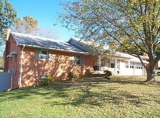 949 Rosser Ave, Waynesboro, VA 22980