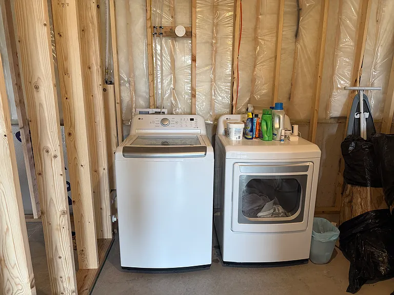 374 Spirit Dr — Photo 18