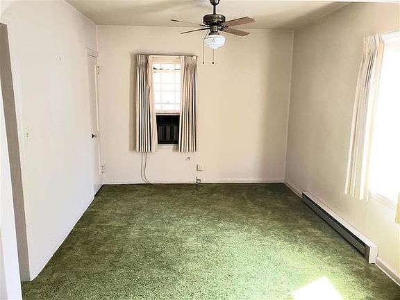4th image of 1615 Evergreen St