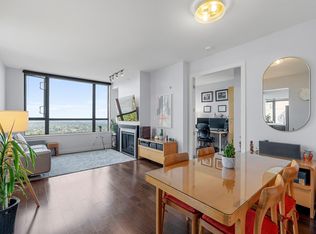 9300 University Cres #902, Burnaby, BC V5A 4X9