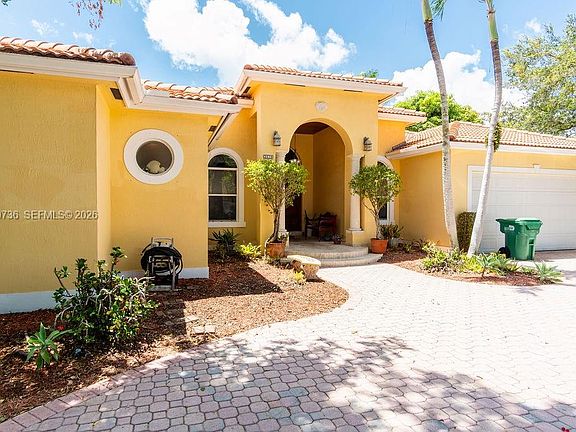 2nd image of 2610 SW 112th Ct