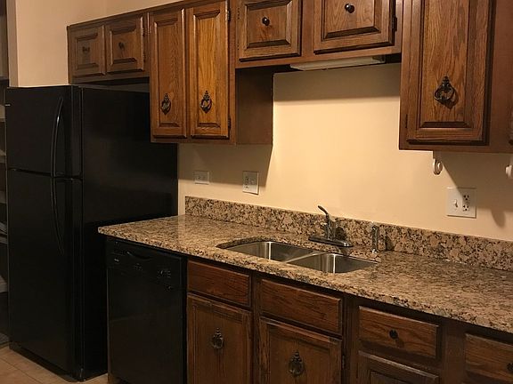 5th image of 2304 Windsor Ln