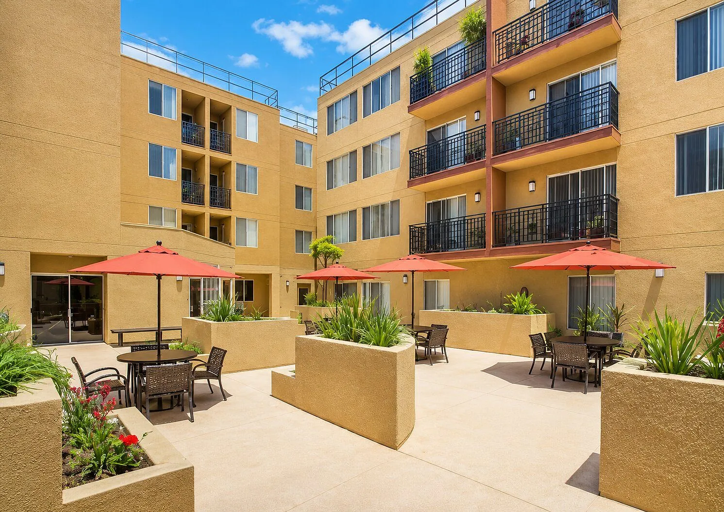 Huntington Plaza Senior Apartments — Photo 4