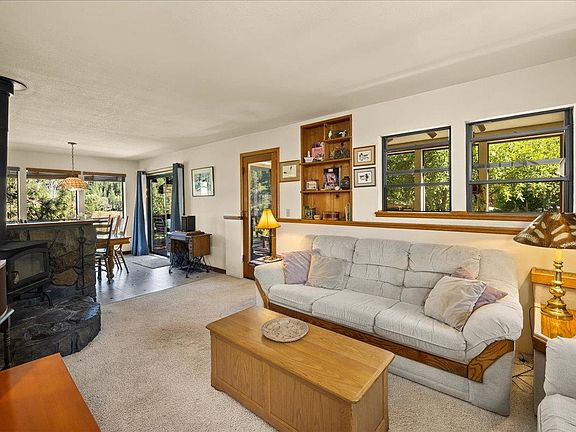 4th image of 10909 Floriston Ave