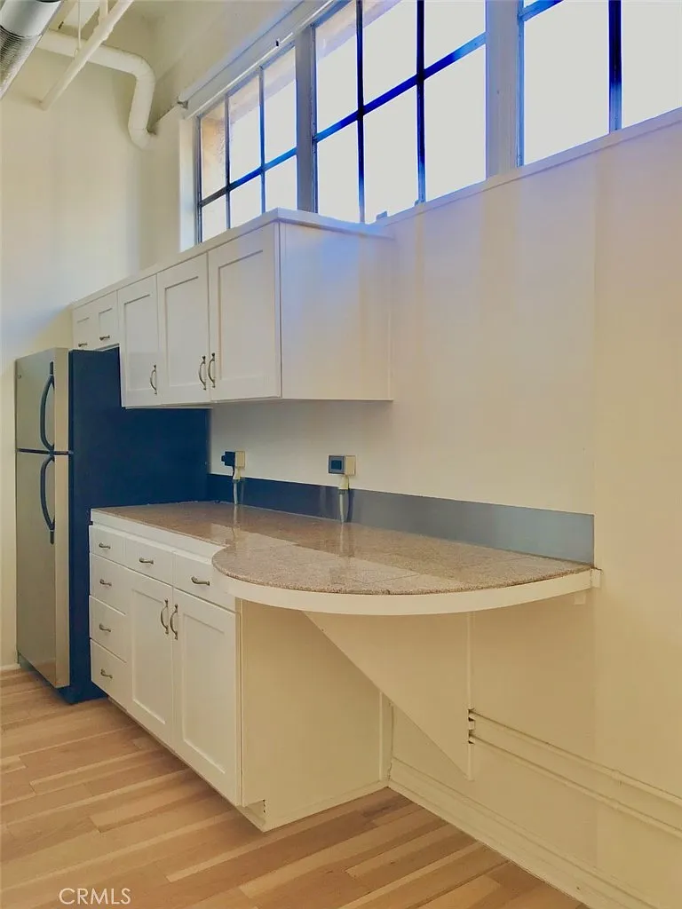 Studio, 550 sqft, $1,900 — Photo 4