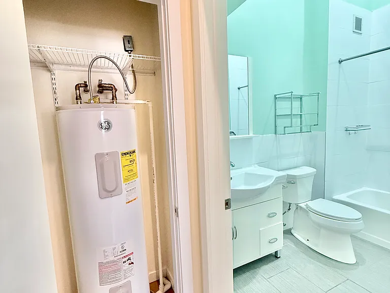 241-55 S 49th St #411 — Photo 7