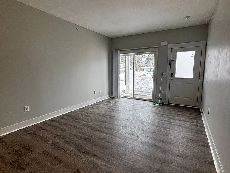 MF - Floresta Street Apartments-822 — Photo 17