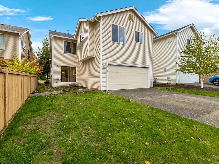 6525 Douglas Ave SE — Photo 3