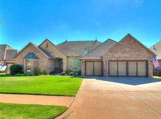 19605 Crest Ridge Dr, Edmond, OK 73012