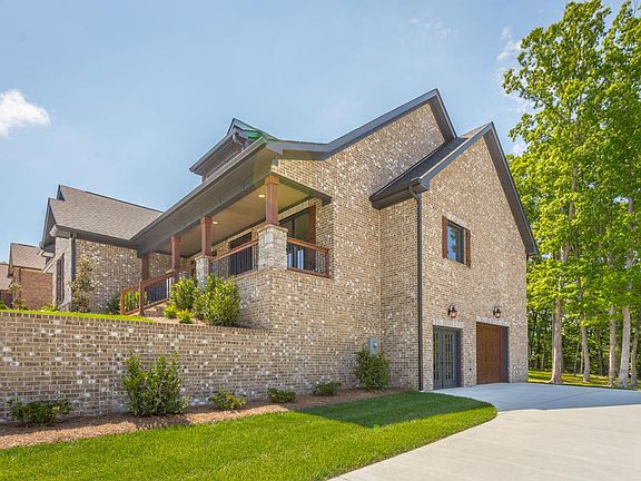 3rd image of 1325 Emerald Pointe Dr