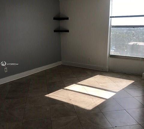 5th image of 2020 NE 135th St APT 708