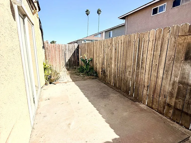 728 N D St — Photo 14