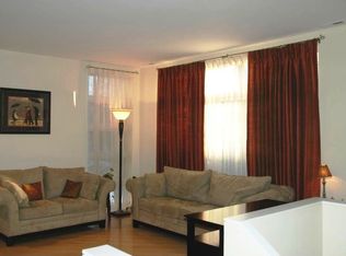 26 N May St UNIT 302, Chicago, IL 60607