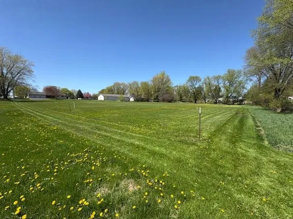 306 Beatrice Ln, Manawa, WI 54949