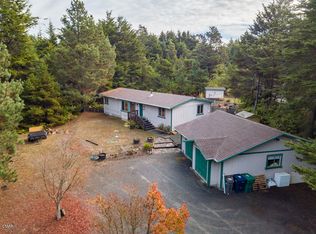 31290 Thomas Ln, Fort Bragg, CA 95437