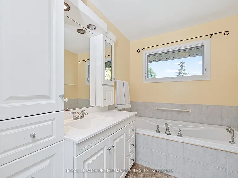 1799 Dorset Dr — Photo 23