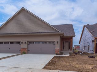 1813 Glenbridge Rd, Bloomington, IL 61704