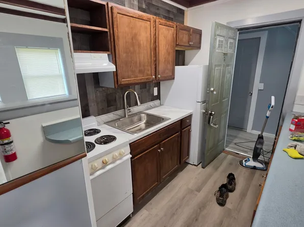 9 Seabury St #2, Rutland, VT 05701