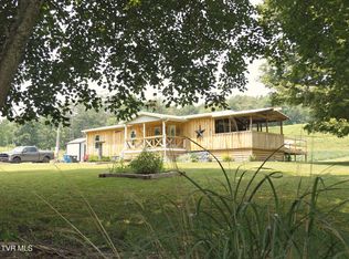 820 Fairview Rd, Hampton, TN 37658
