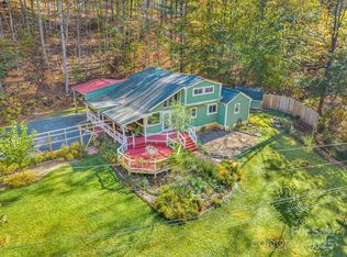 226 Fish Pond Ln, Burnsville, NC 28714