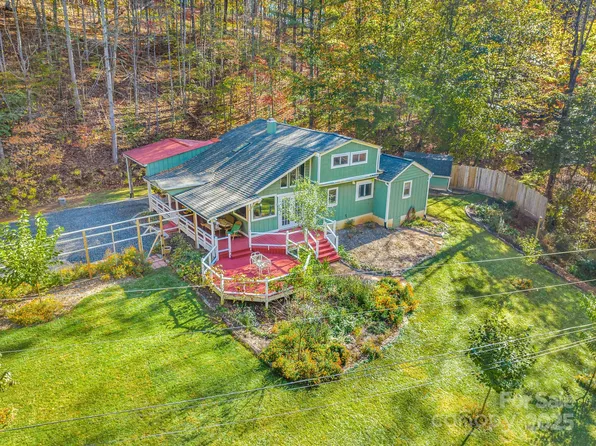 226 Fish Pond Ln, Burnsville, NC 28714
