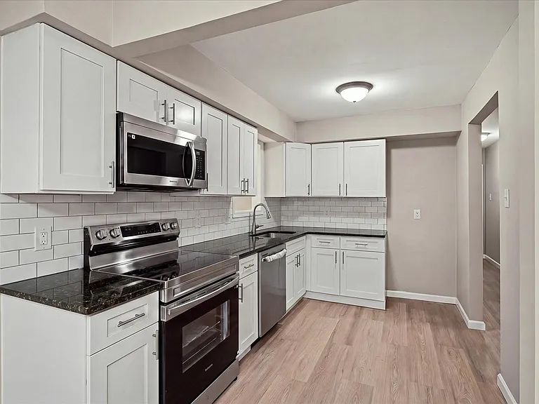 5617 Pembrook Dr — Photo 8