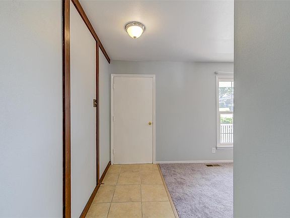 4th image of 625 Saddle Dr