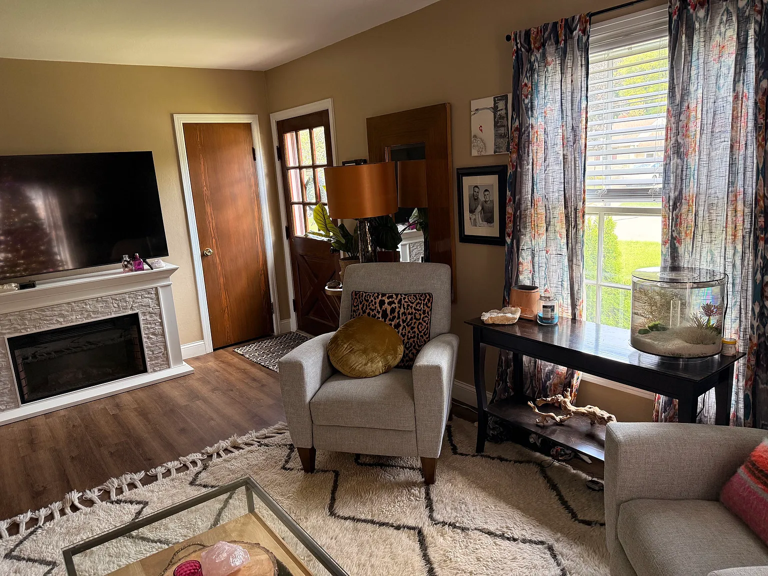 3 bed, $1,600 — Photo 2